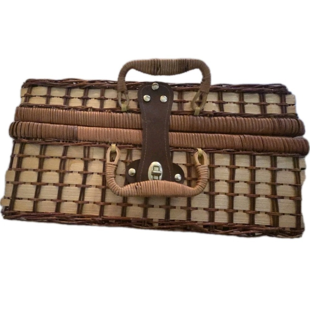 VTG‎ Wicker Picnic Basket Rattan Suitcase Style Leather Strap Weave Cottagecore